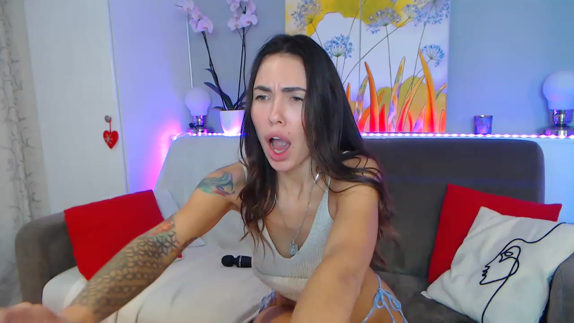 Gallery image thumbnail from VikiEvans's myfreecams stream on, 01/28/2023, 24:53 image 5 of 20