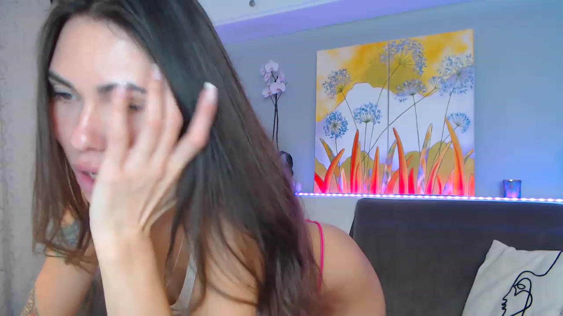 Gallery image thumbnail from VikiEvans's myfreecams stream on, 02/01/2023, 17:23 image 19 of 20