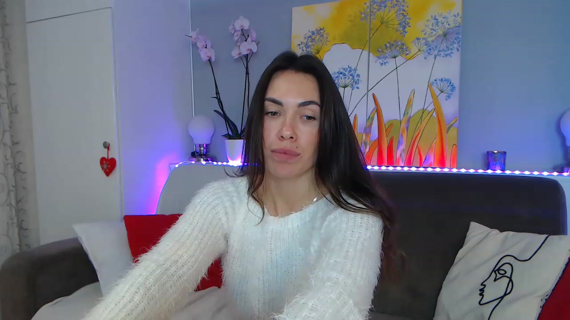 Gallery image thumbnail from VikiEvans's myfreecams stream on, 02/01/2023, 19:34 image 10 of 20
