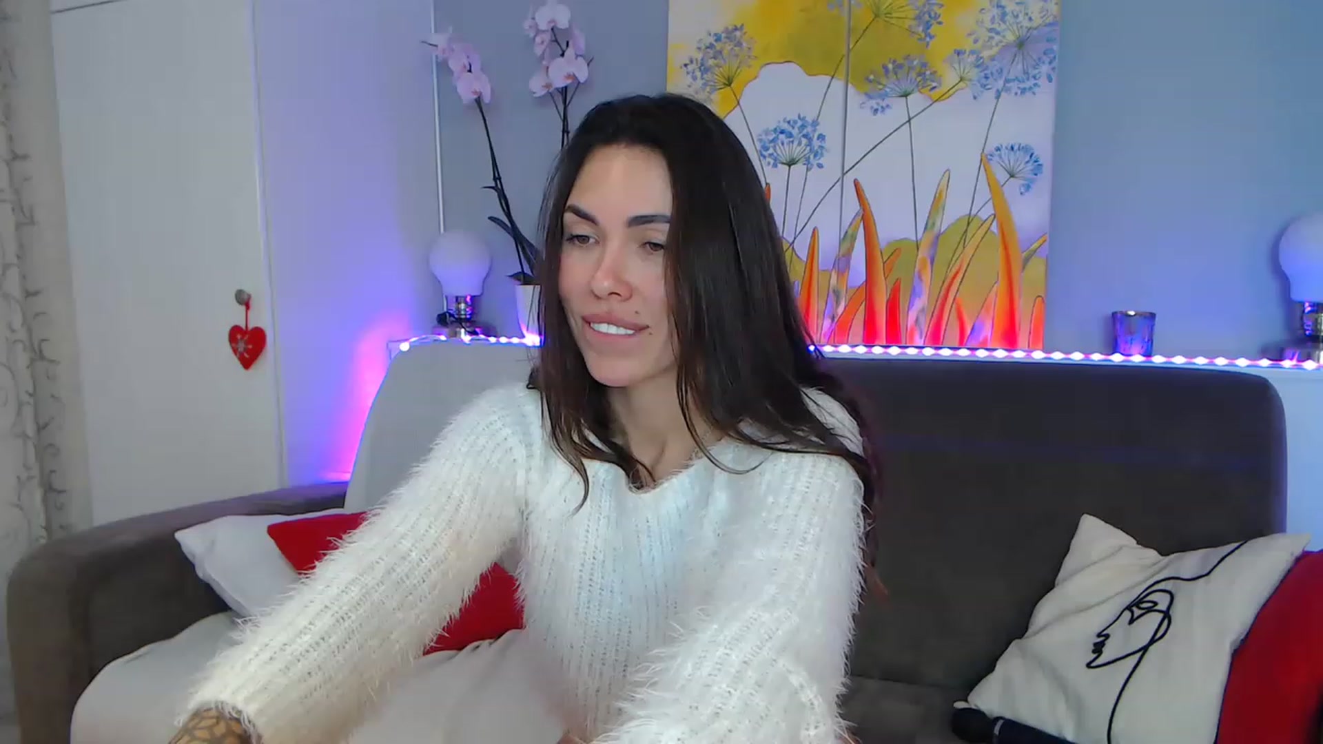 Gallery image thumbnail from VikiEvans's myfreecams stream on, 02/01/2023, 20:41 image 17 of 20