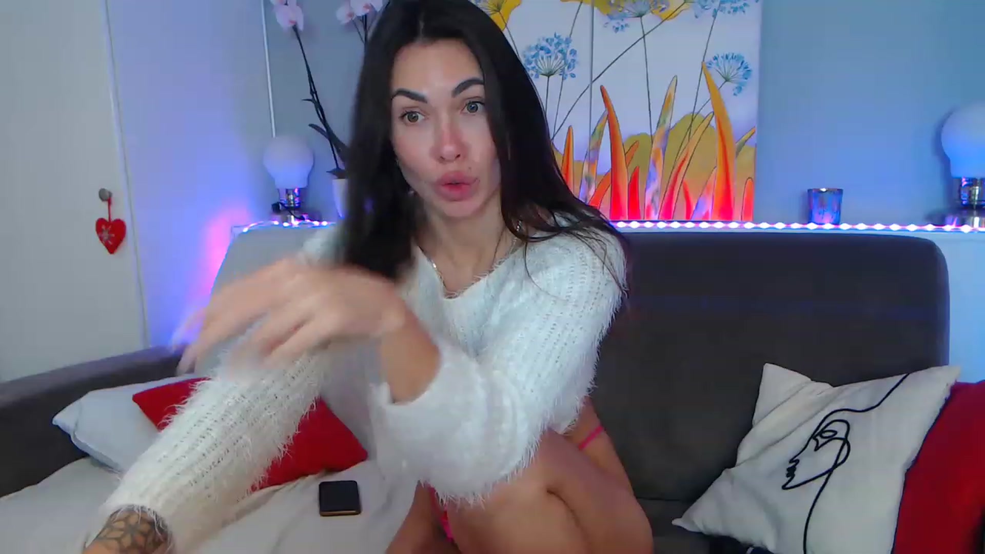 Gallery image thumbnail from VikiEvans's myfreecams stream on, 02/01/2023, 22:21 image 12 of 20
