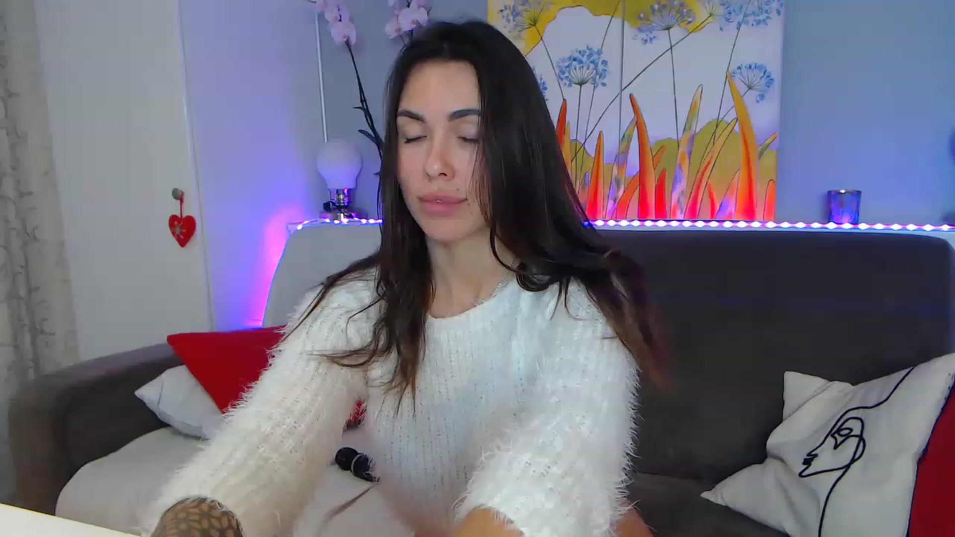 Gallery image thumbnail from VikiEvans's myfreecams stream on, 02/02/2023, 01:38 image 2 of 20