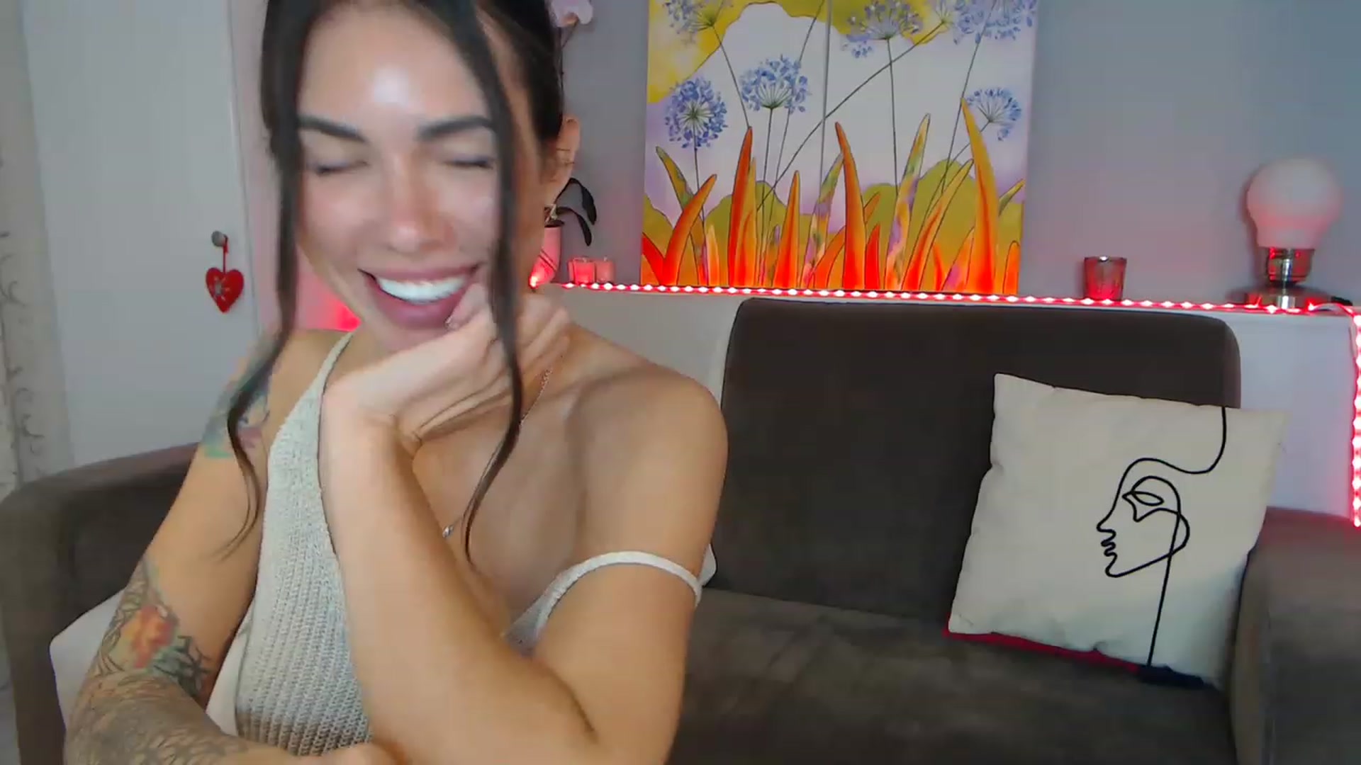Gallery image thumbnail from VikiEvans's myfreecams stream on, 02/02/2023, 21:49 image 12 of 20
