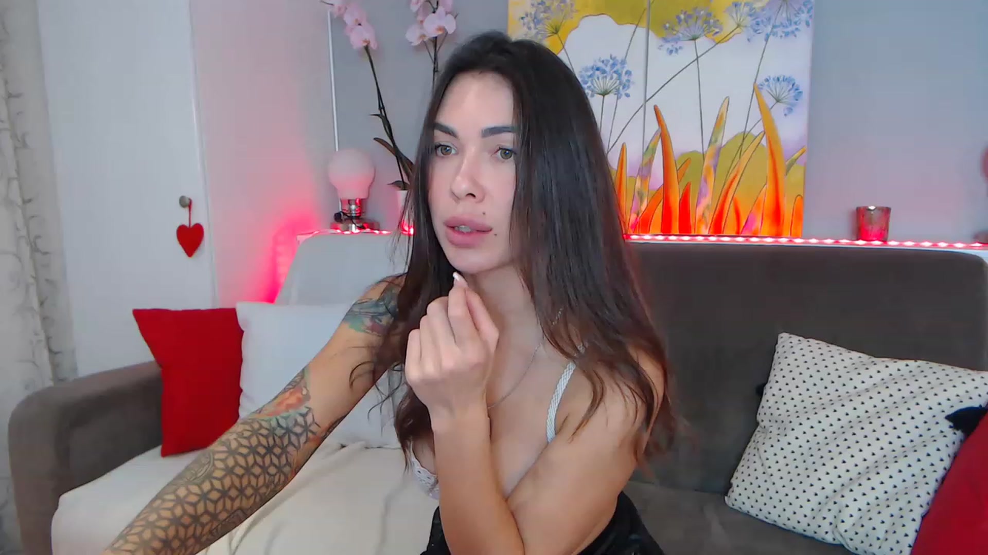 Gallery image thumbnail from VikiEvans's myfreecams stream on, 02/03/2023, 16:55 image 11 of 20
