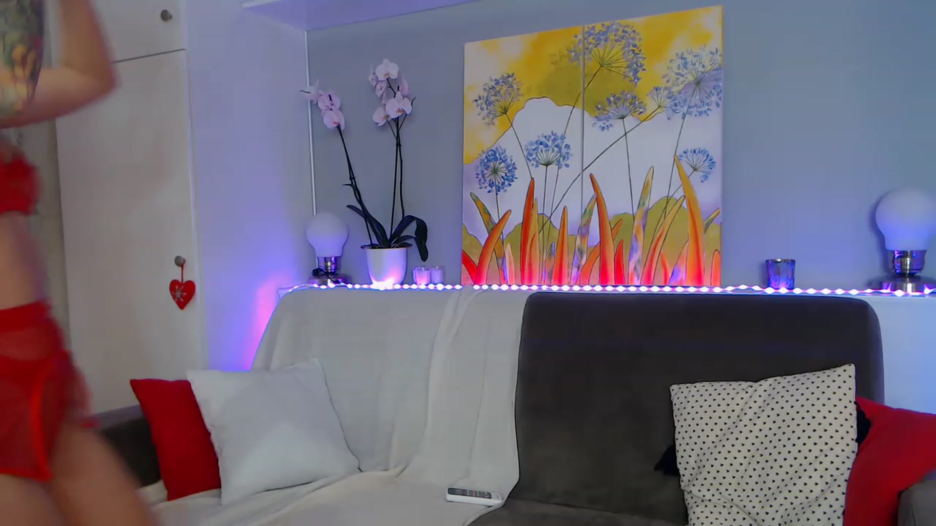 Gallery image thumbnail from VikiEvans's myfreecams stream on, 02/09/2023, 18:15 image 3 of 20