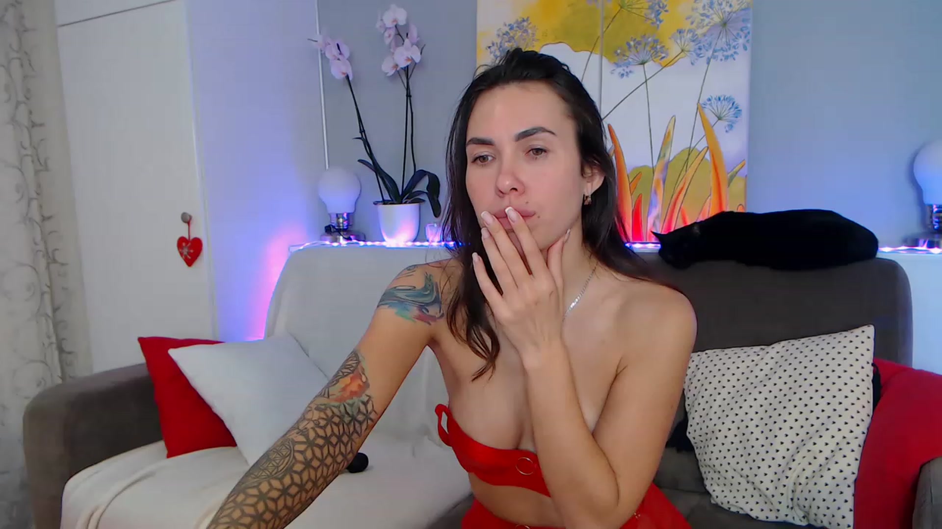 Gallery image thumbnail from VikiEvans's myfreecams stream on, 02/10/2023, 24:22 image 15 of 20