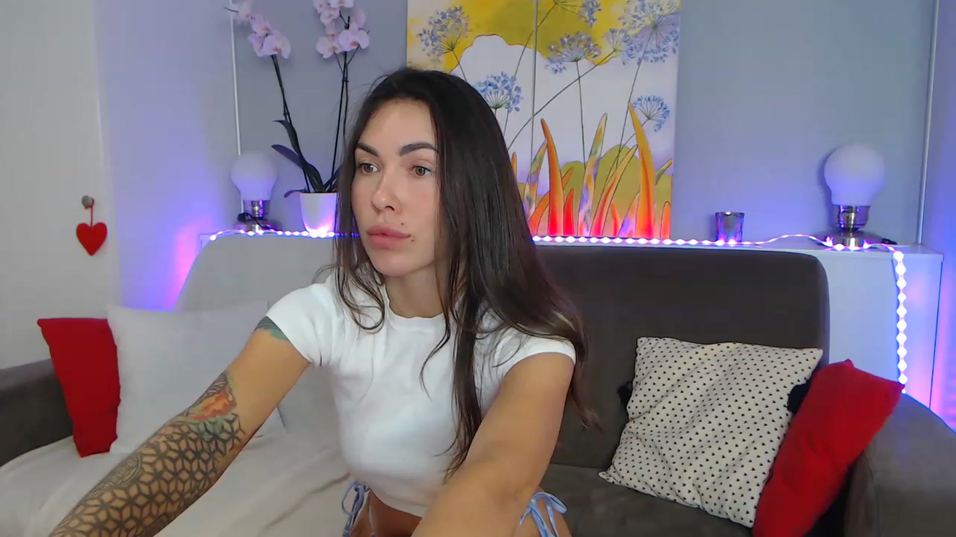 Gallery image thumbnail from VikiEvans's myfreecams stream on, 02/11/2023, 18:37 image 15 of 20