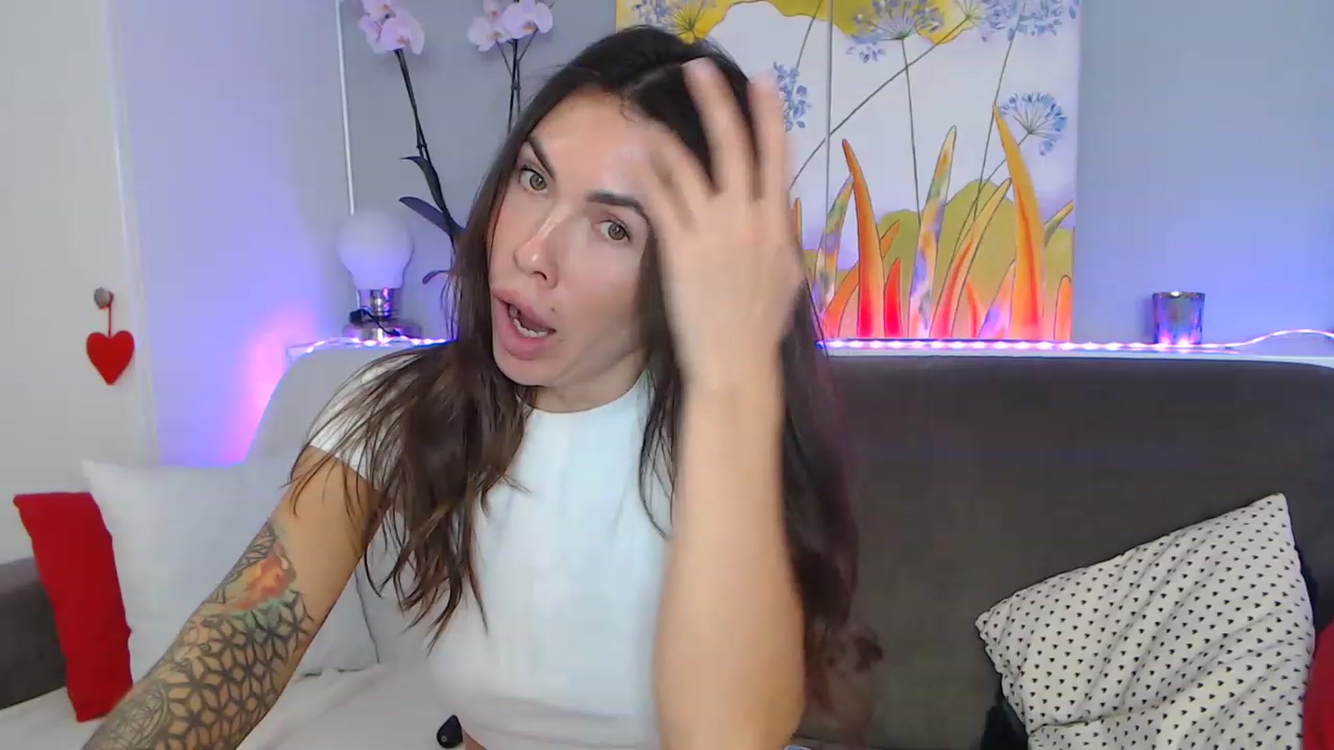 Gallery image thumbnail from VikiEvans's myfreecams stream on, 02/11/2023, 22:44 image 14 of 20