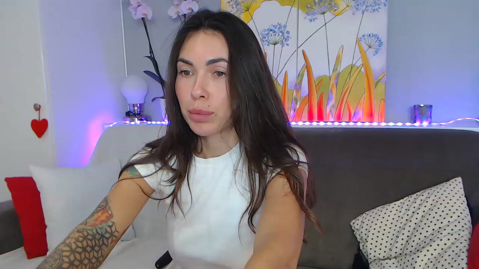 Gallery image thumbnail from VikiEvans's myfreecams stream on, 02/11/2023, 22:44 image 7 of 20