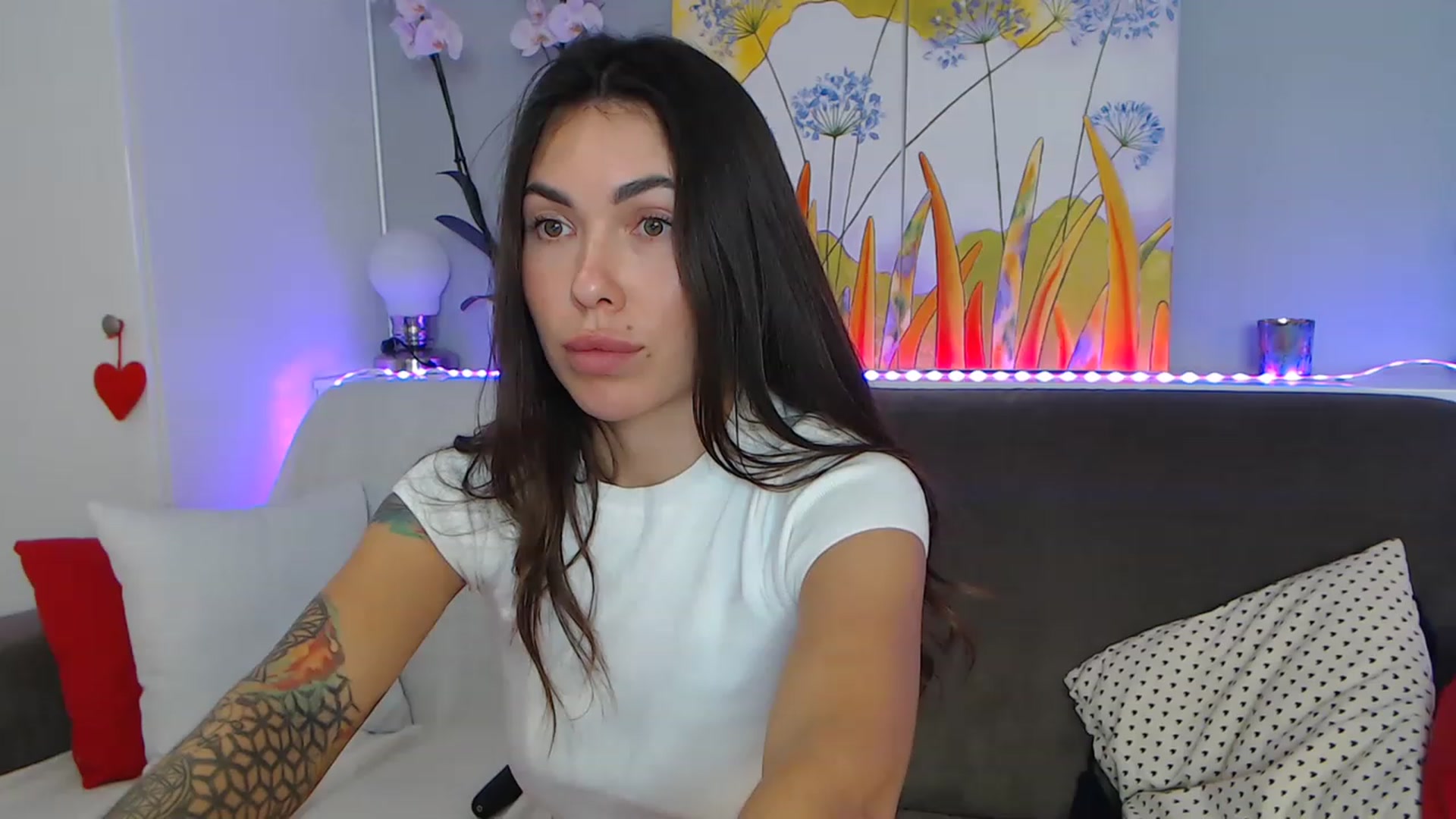 Gallery image thumbnail from VikiEvans's myfreecams stream on, 02/11/2023, 22:44 image 10 of 20