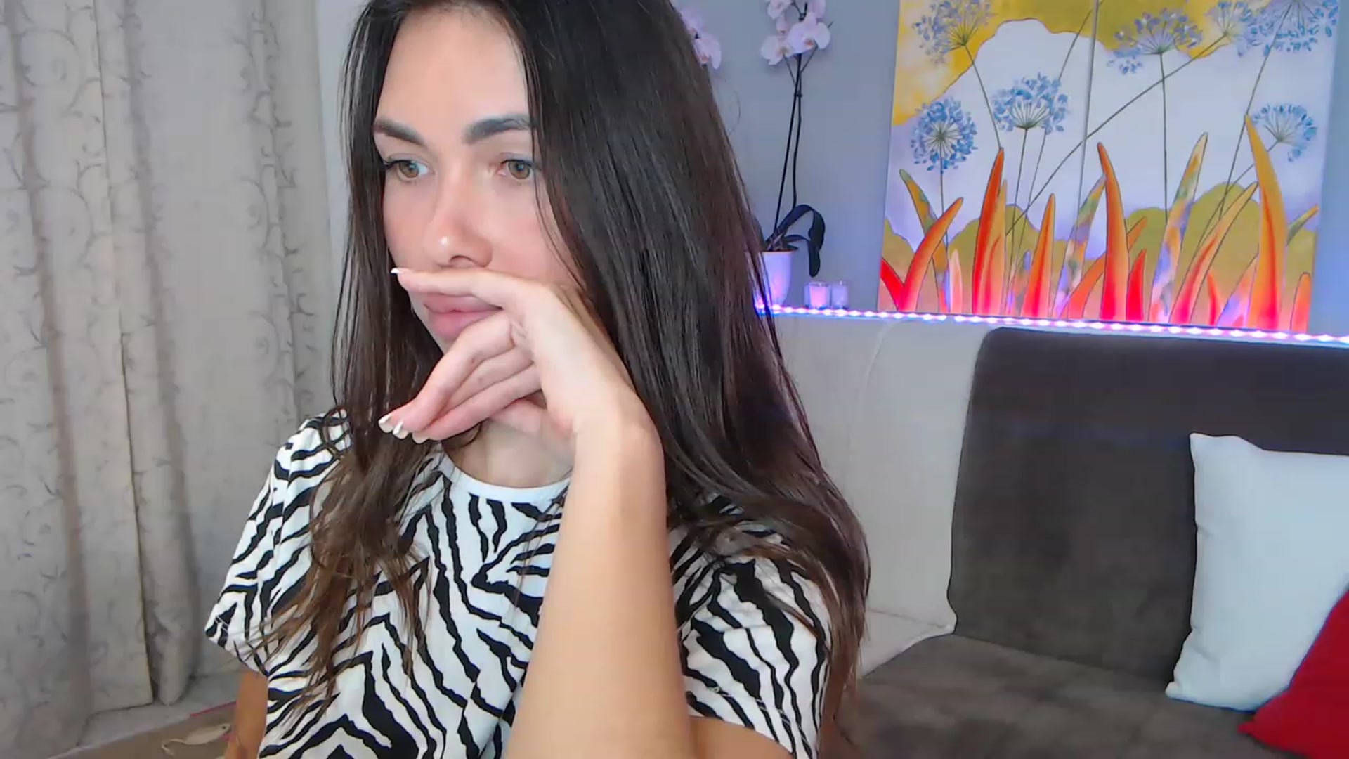 Gallery image thumbnail from VikiEvans's myfreecams stream on, 02/12/2023, 18:31 image 18 of 20