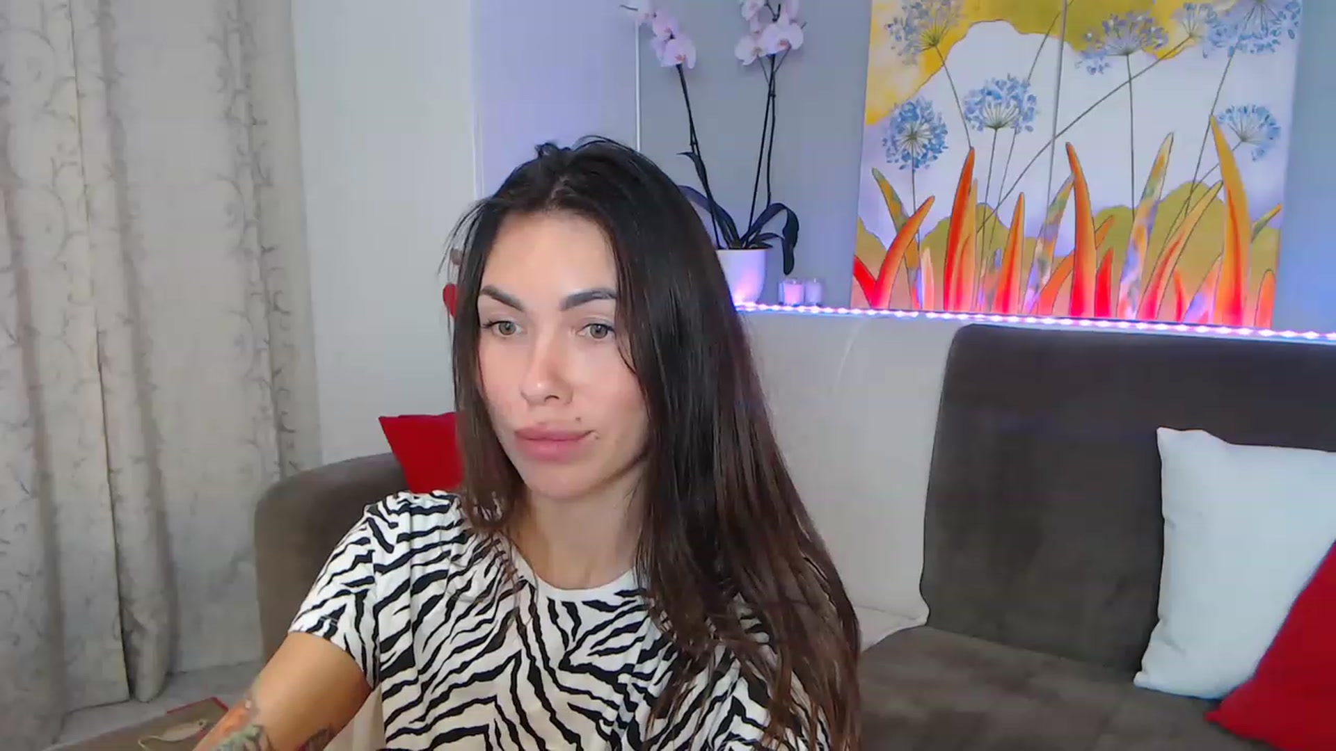 Gallery image thumbnail from VikiEvans's myfreecams stream on, 02/12/2023, 18:31 image 17 of 20