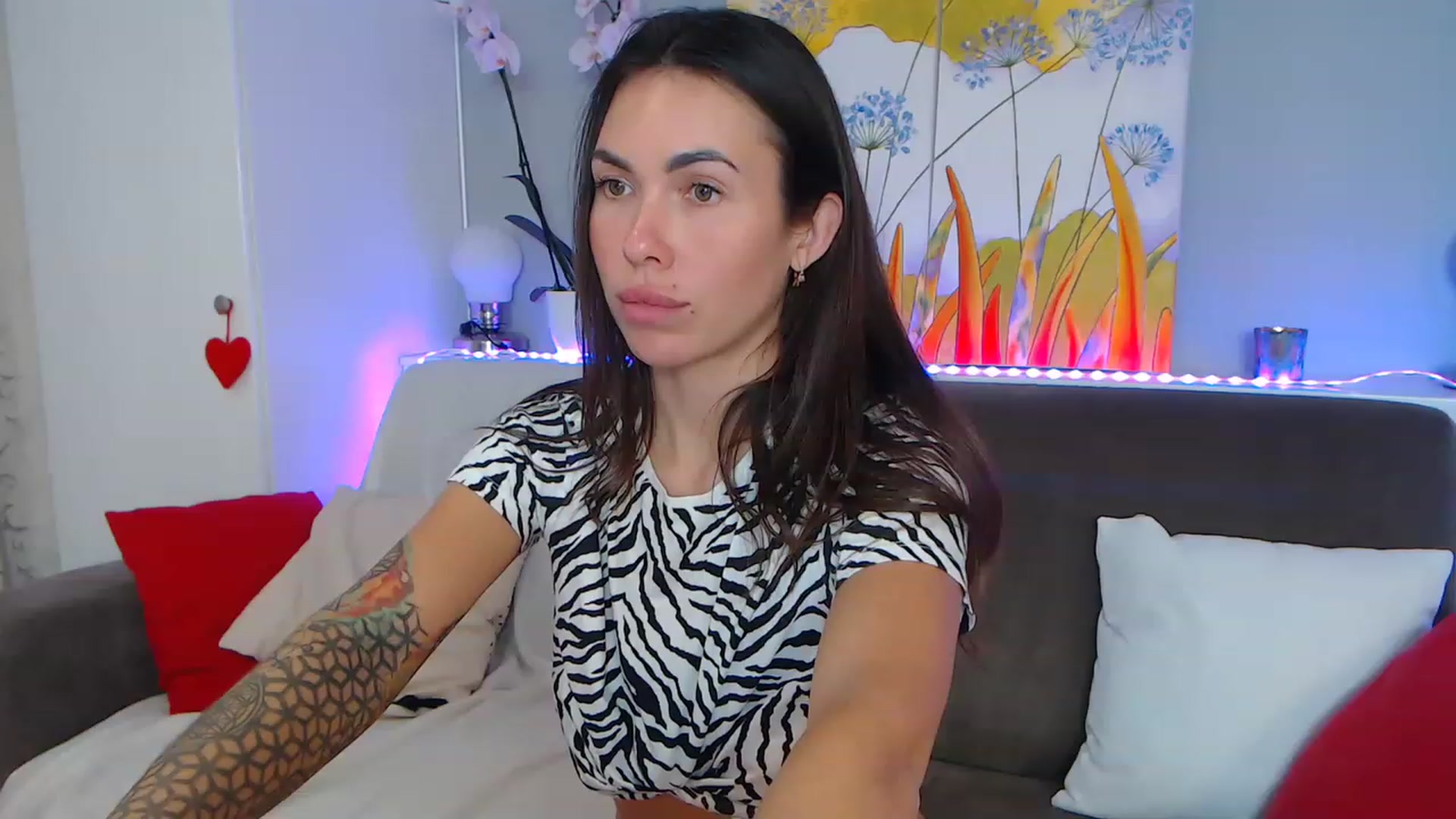 Gallery image thumbnail from VikiEvans's myfreecams stream on, 02/12/2023, 20:32 image 15 of 20