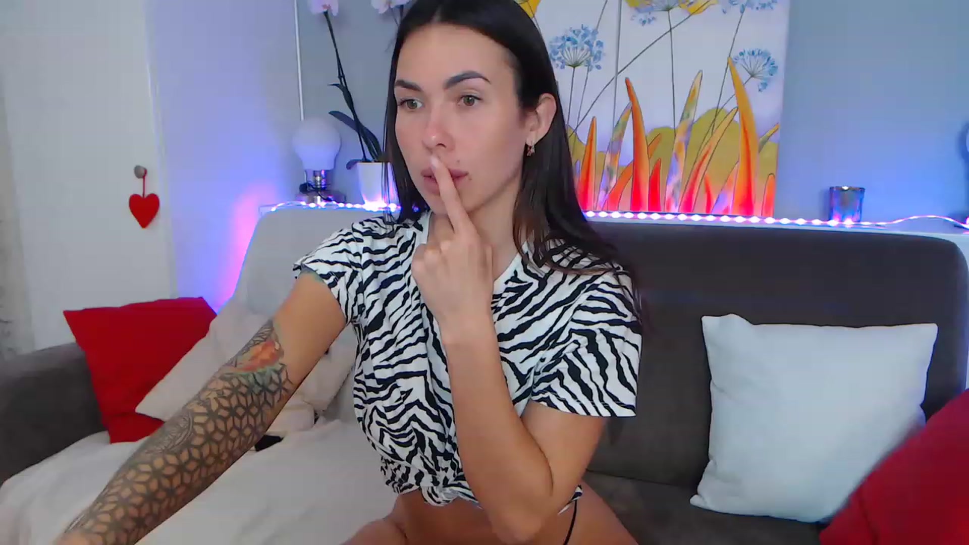 Gallery image thumbnail from VikiEvans's myfreecams stream on, 02/12/2023, 21:08 image 20 of 20