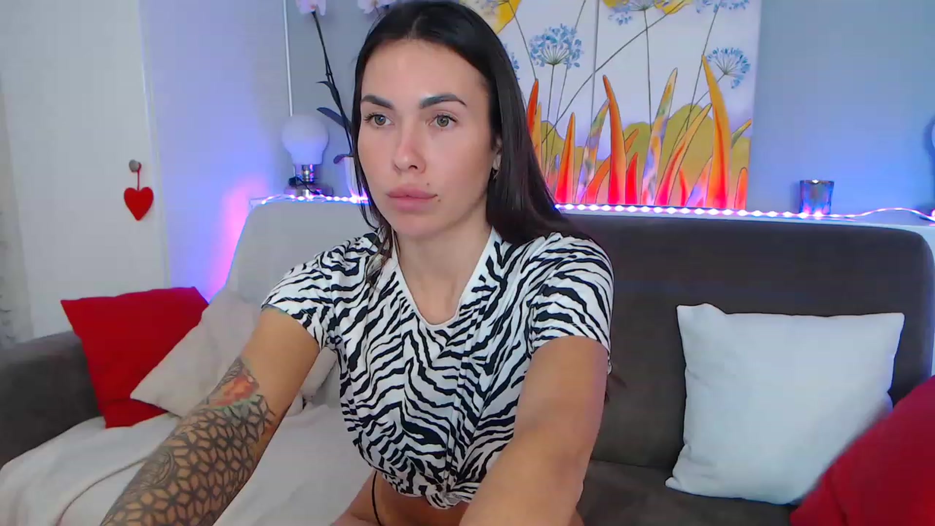 Gallery image thumbnail from VikiEvans's myfreecams stream on, 02/12/2023, 21:08 image 17 of 20