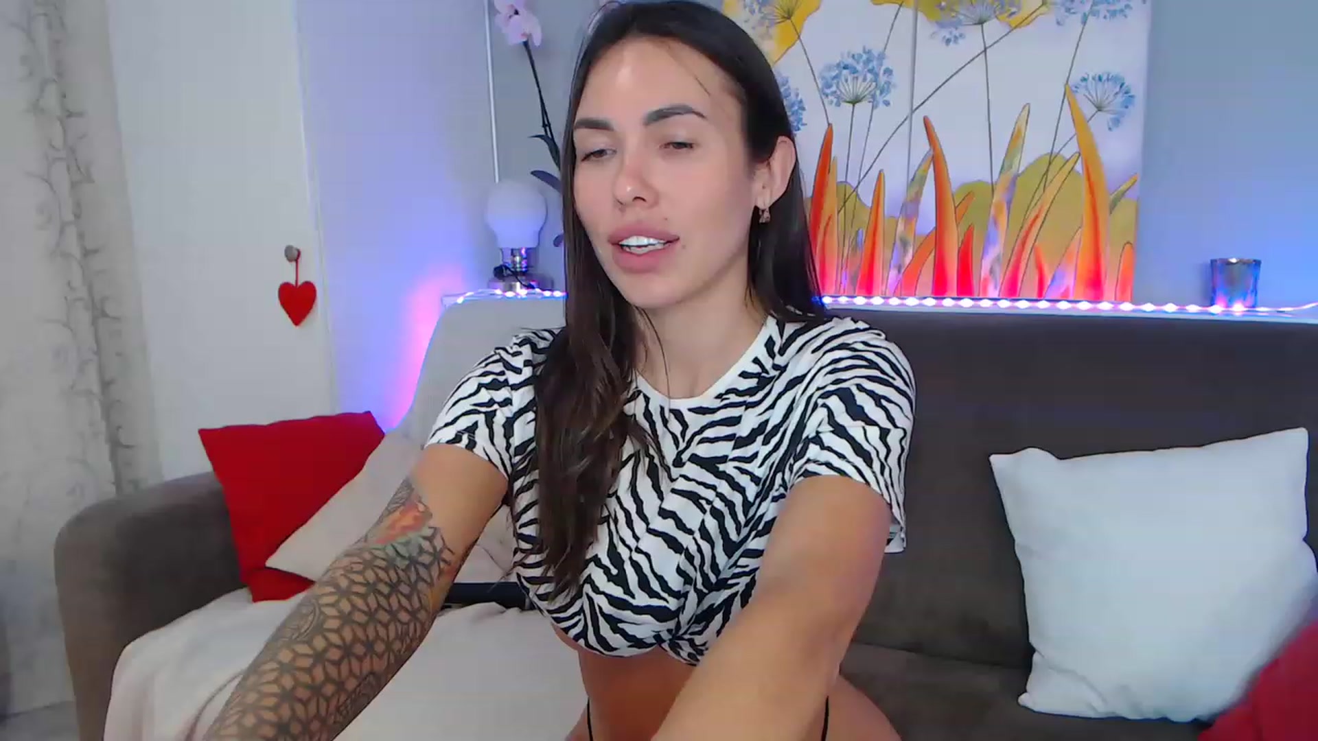 Gallery image thumbnail from VikiEvans's myfreecams stream on, 02/12/2023, 22:21 image 20 of 20