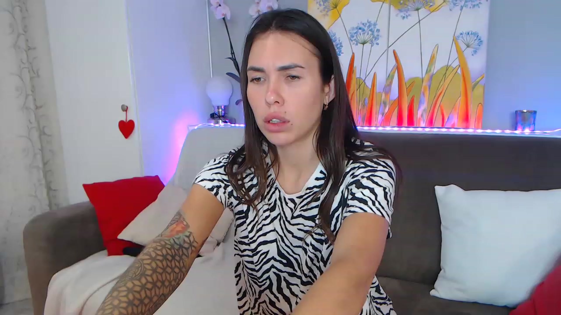 Gallery image thumbnail from VikiEvans's myfreecams stream on, 02/12/2023, 22:21 image 4 of 20