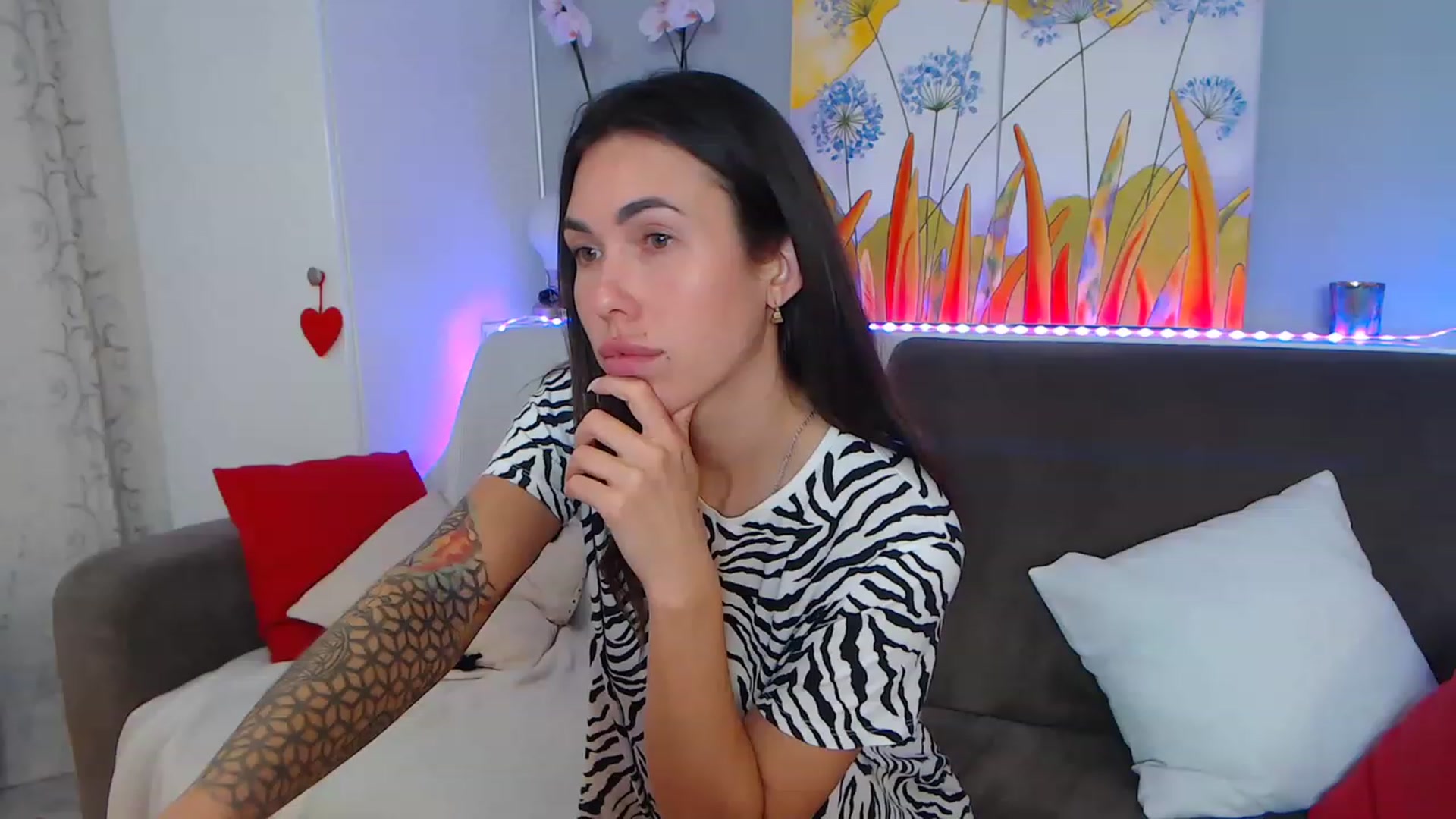 Gallery image thumbnail from VikiEvans's myfreecams stream on, 02/12/2023, 23:31 image 12 of 20