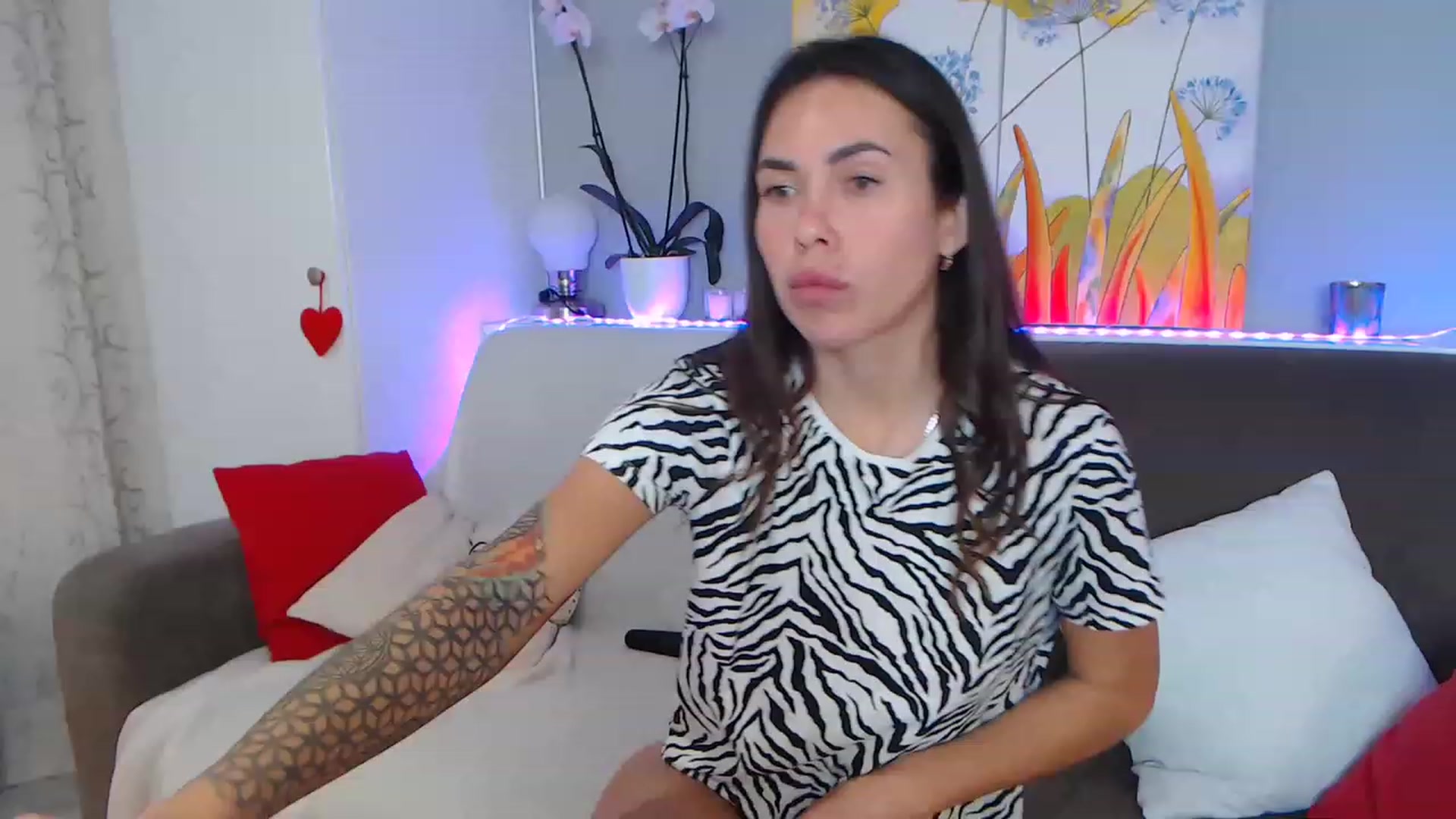 Gallery image thumbnail from VikiEvans's myfreecams stream on, 02/12/2023, 23:31 image 10 of 20