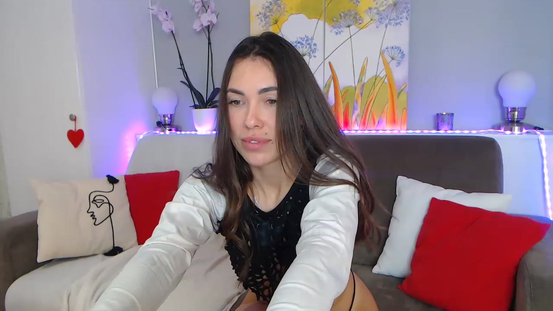 Gallery image thumbnail from VikiEvans's myfreecams stream on, 02/18/2023, 17:56 image 11 of 20