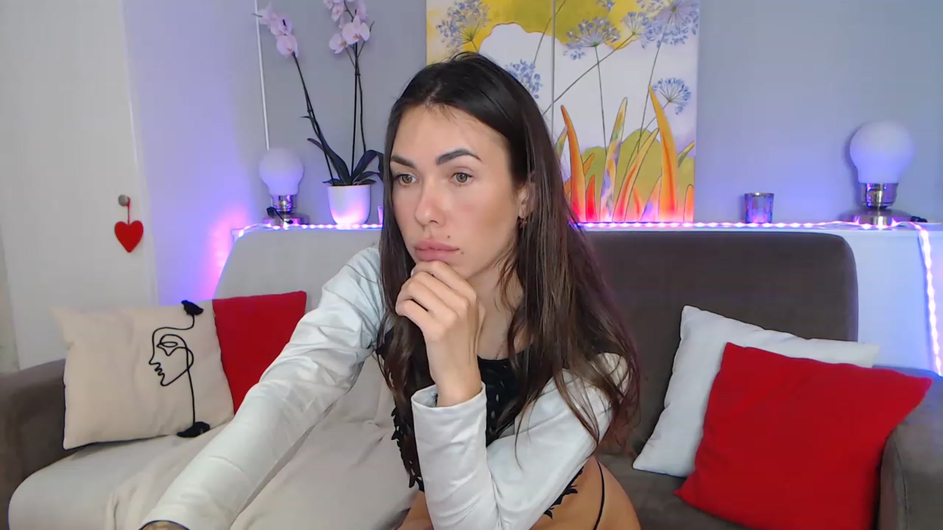 Gallery image thumbnail from VikiEvans's myfreecams stream on, 02/18/2023, 17:56 image 17 of 20
