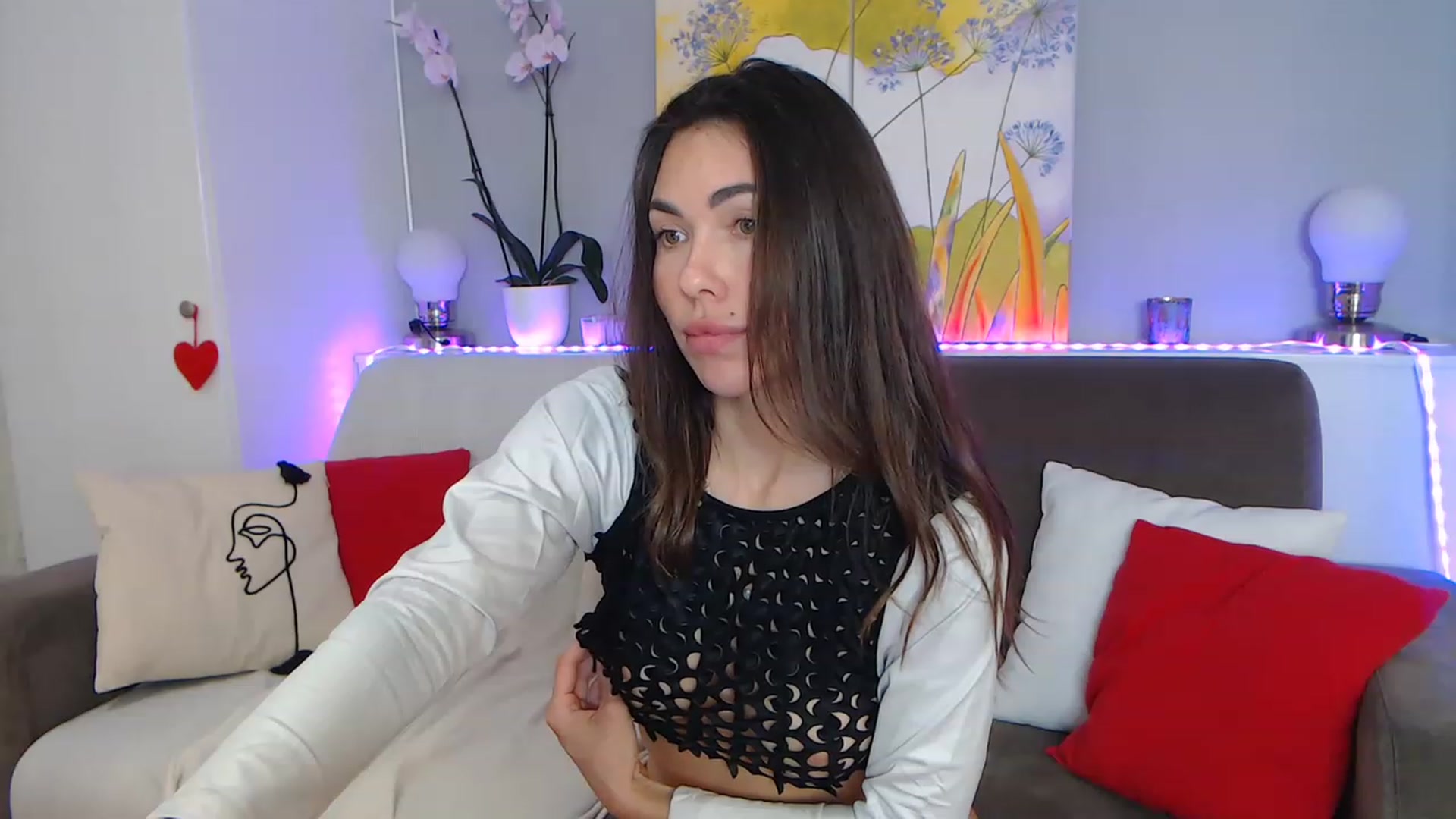 Gallery image thumbnail from VikiEvans's myfreecams stream on, 02/18/2023, 17:56 image 10 of 20