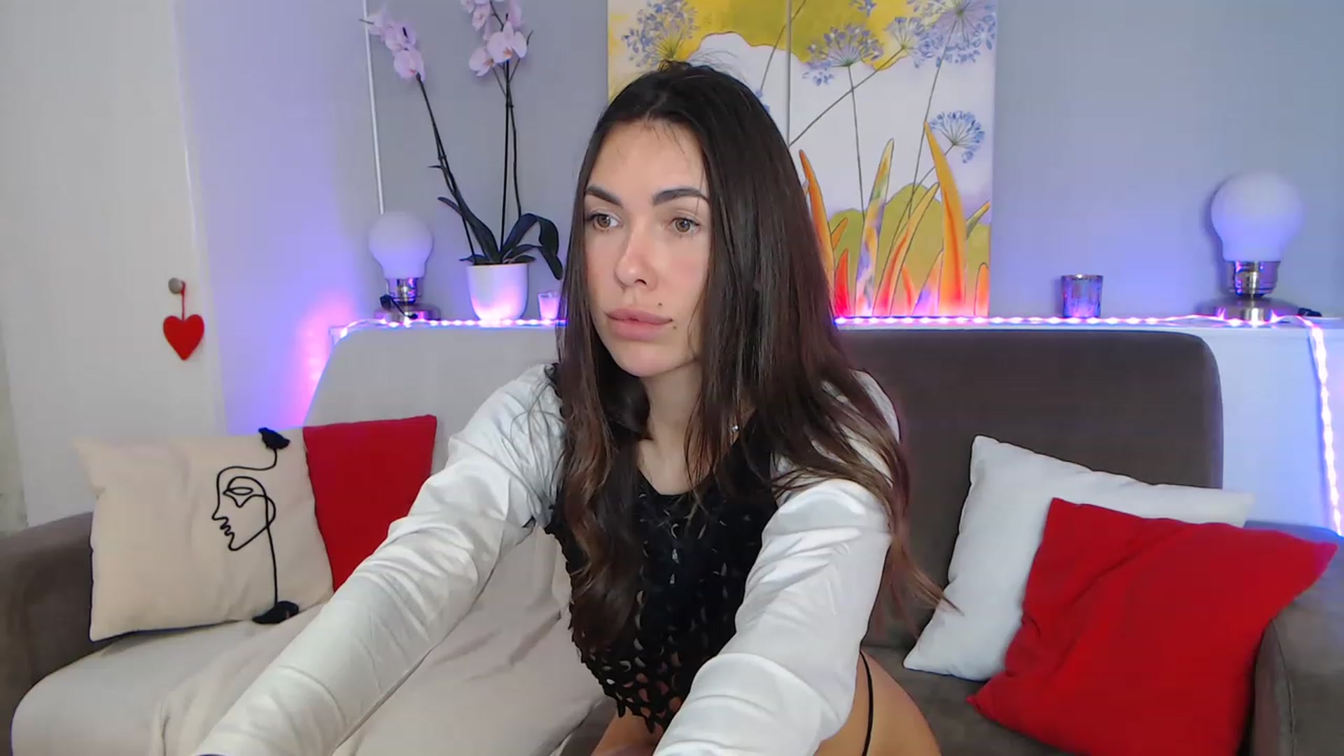 Gallery image thumbnail from VikiEvans's myfreecams stream on, 02/18/2023, 17:56 image 13 of 20