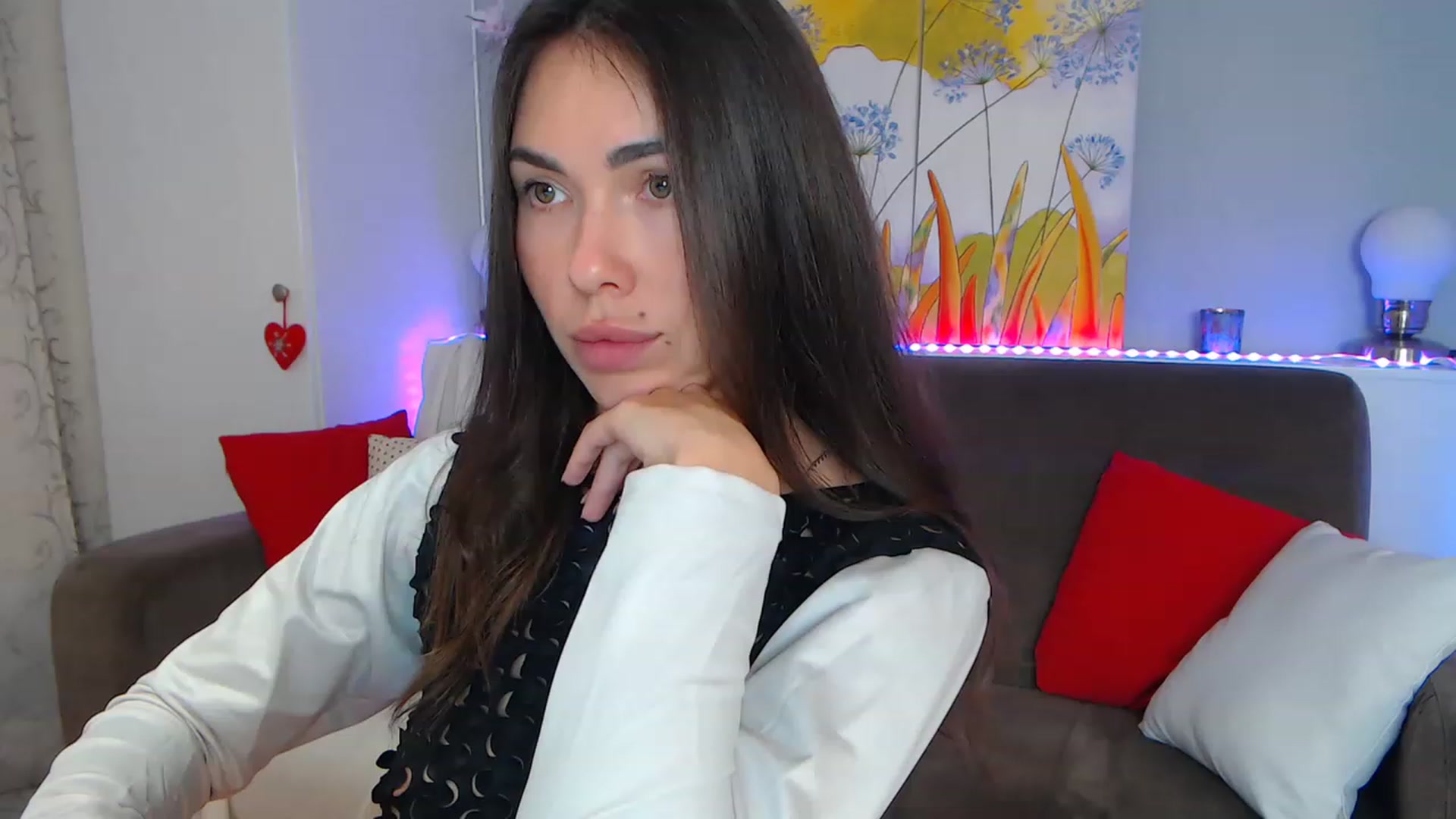 Gallery image thumbnail from VikiEvans's myfreecams stream on, 02/19/2023, 19:36 image 1 of 20