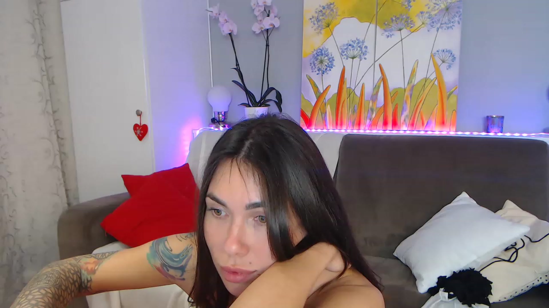 Gallery image thumbnail from VikiEvans's myfreecams stream on, 02/19/2023, 23:45 image 19 of 20