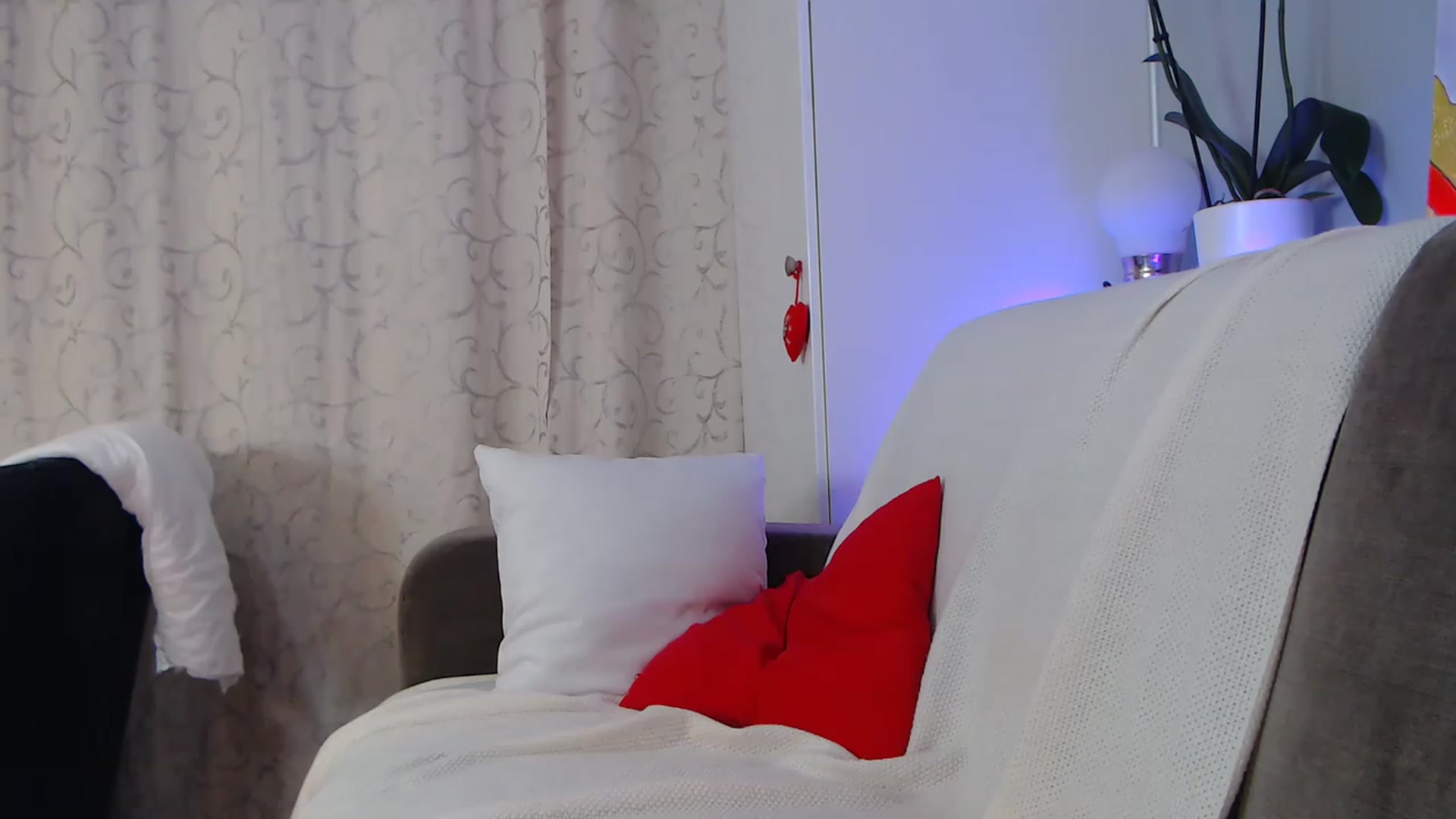 Gallery image thumbnail from VikiEvans's myfreecams stream on, 02/24/2023, 19:24 image 11 of 20