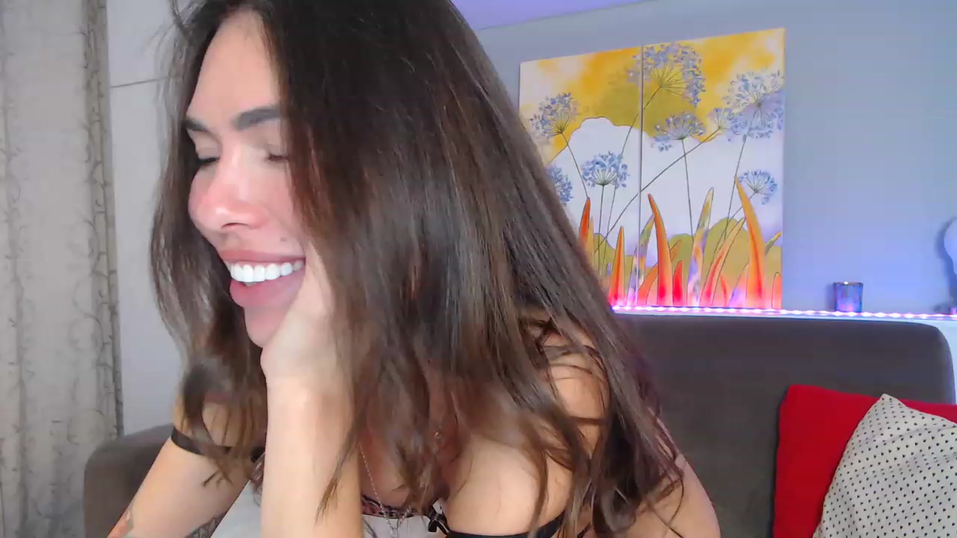 Gallery image thumbnail from VikiEvans's myfreecams stream on, 03/01/2023, 20:37 image 19 of 20