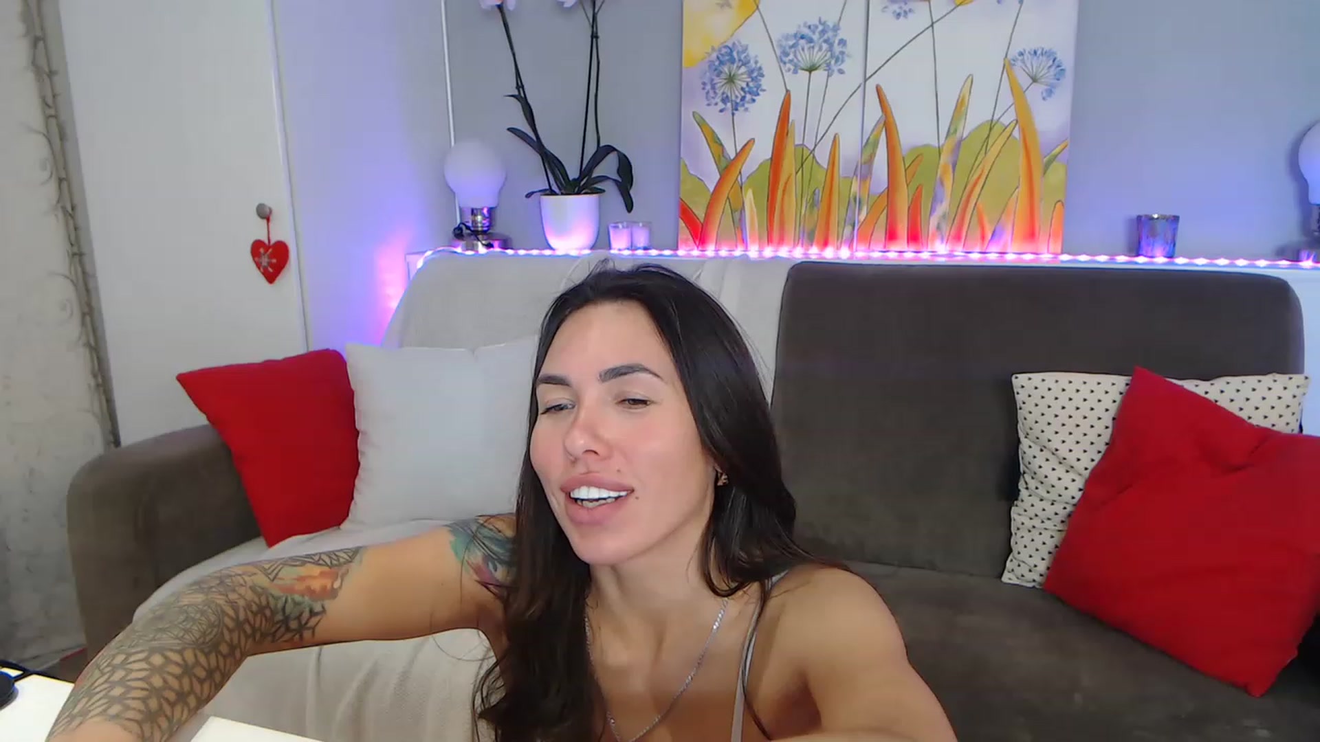 Gallery image thumbnail from VikiEvans's myfreecams stream on, 03/02/2023, 22:45 image 5 of 20