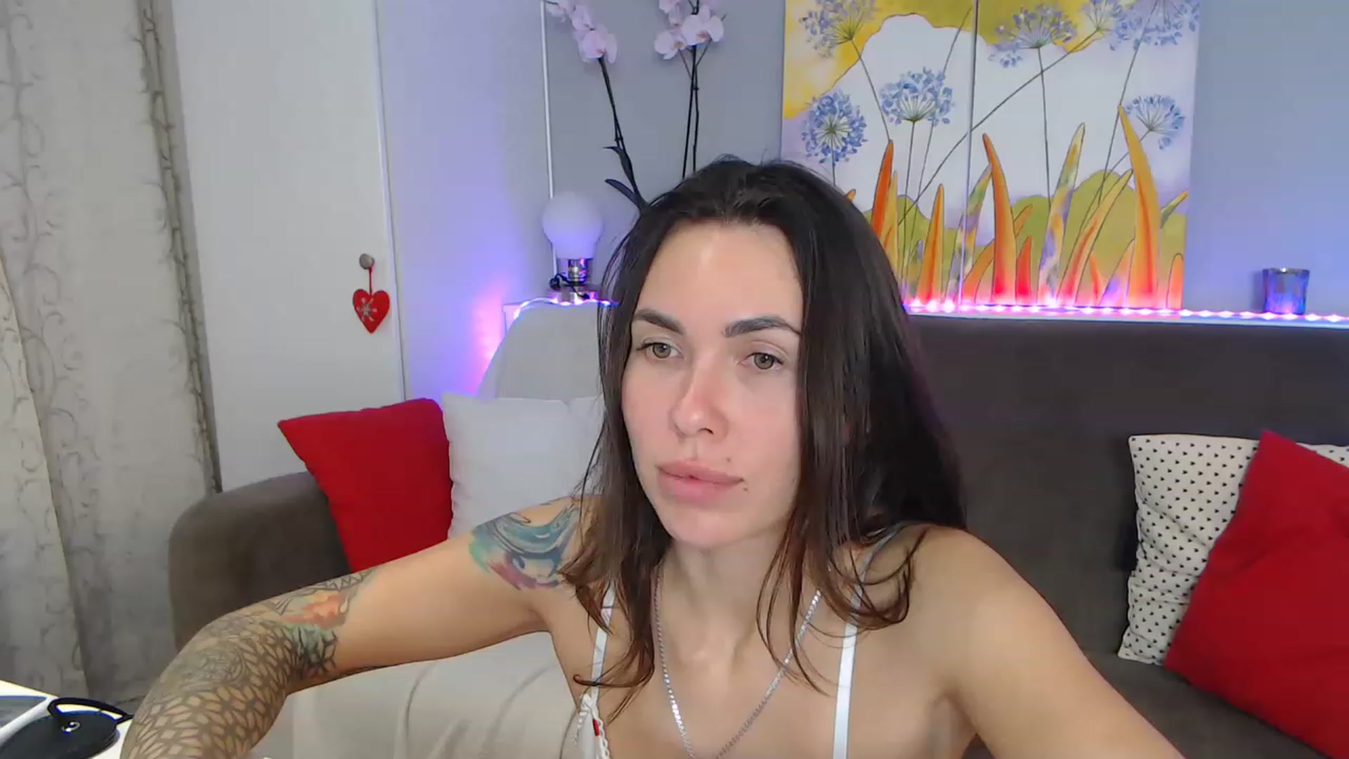 Gallery image thumbnail from VikiEvans's myfreecams stream on, 03/02/2023, 22:45 image 3 of 20
