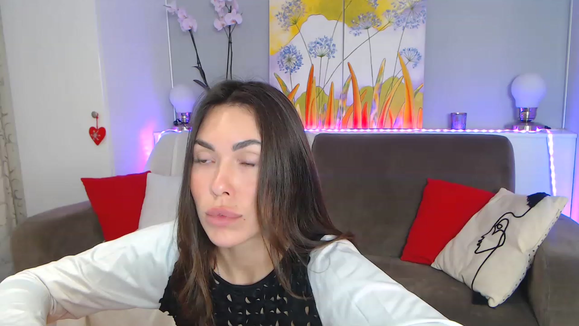 Gallery image thumbnail from VikiEvans's myfreecams stream on, 03/05/2023, 17:58 image 13 of 20