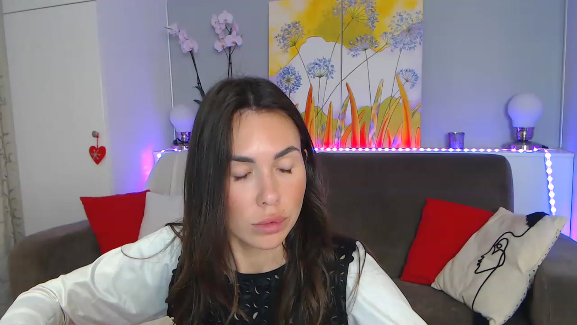Gallery image thumbnail from VikiEvans's myfreecams stream on, 03/05/2023, 17:58 image 12 of 20