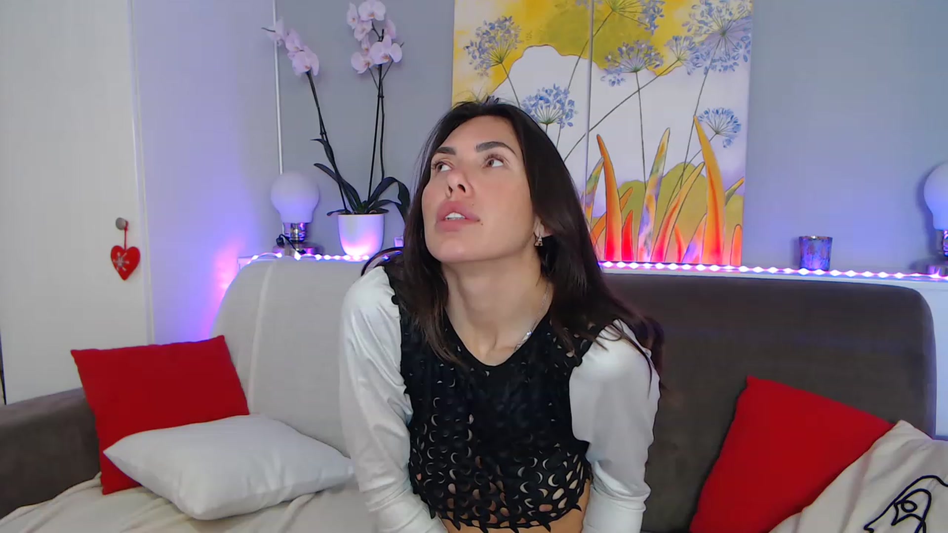 Gallery image thumbnail from VikiEvans's myfreecams stream on, 03/05/2023, 22:50 image 4 of 20