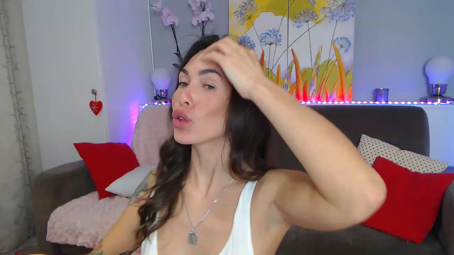 Gallery image thumbnail from VikiEvans's myfreecams stream on, 03/07/2023, 17:24 image 11 of 20