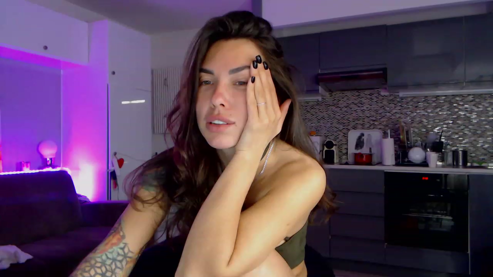 Gallery image thumbnail from VikiEvans's myfreecams stream on, 03/28/2023, 23:00 image 6 of 20