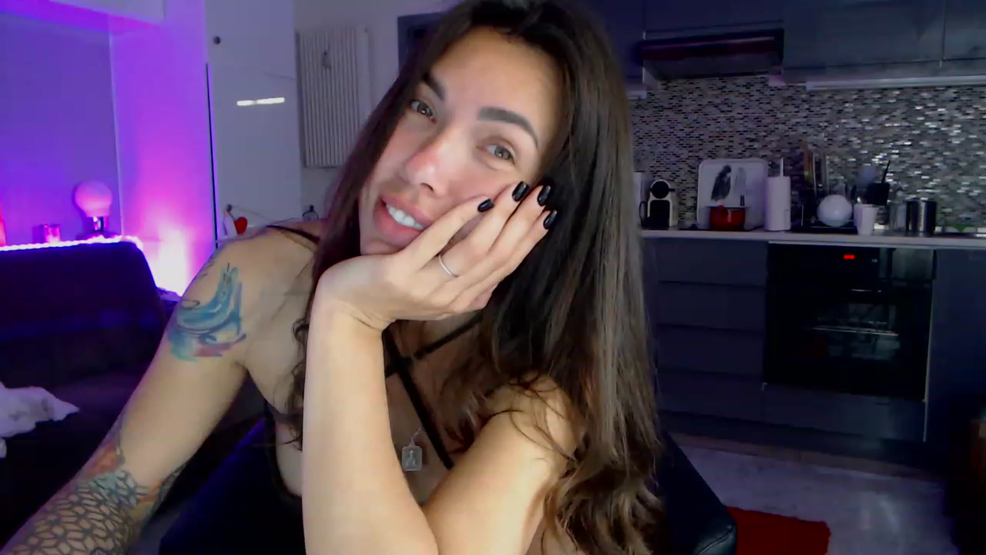 Gallery image thumbnail from VikiEvans's myfreecams stream on, 03/28/2023, 23:00 image 9 of 20
