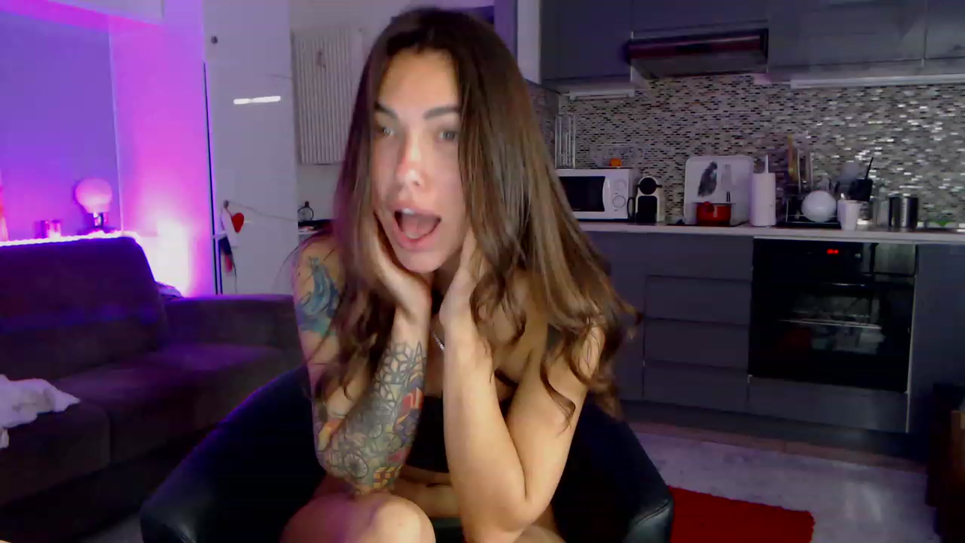 Gallery image thumbnail from VikiEvans's myfreecams stream on, 03/28/2023, 23:00 image 10 of 20