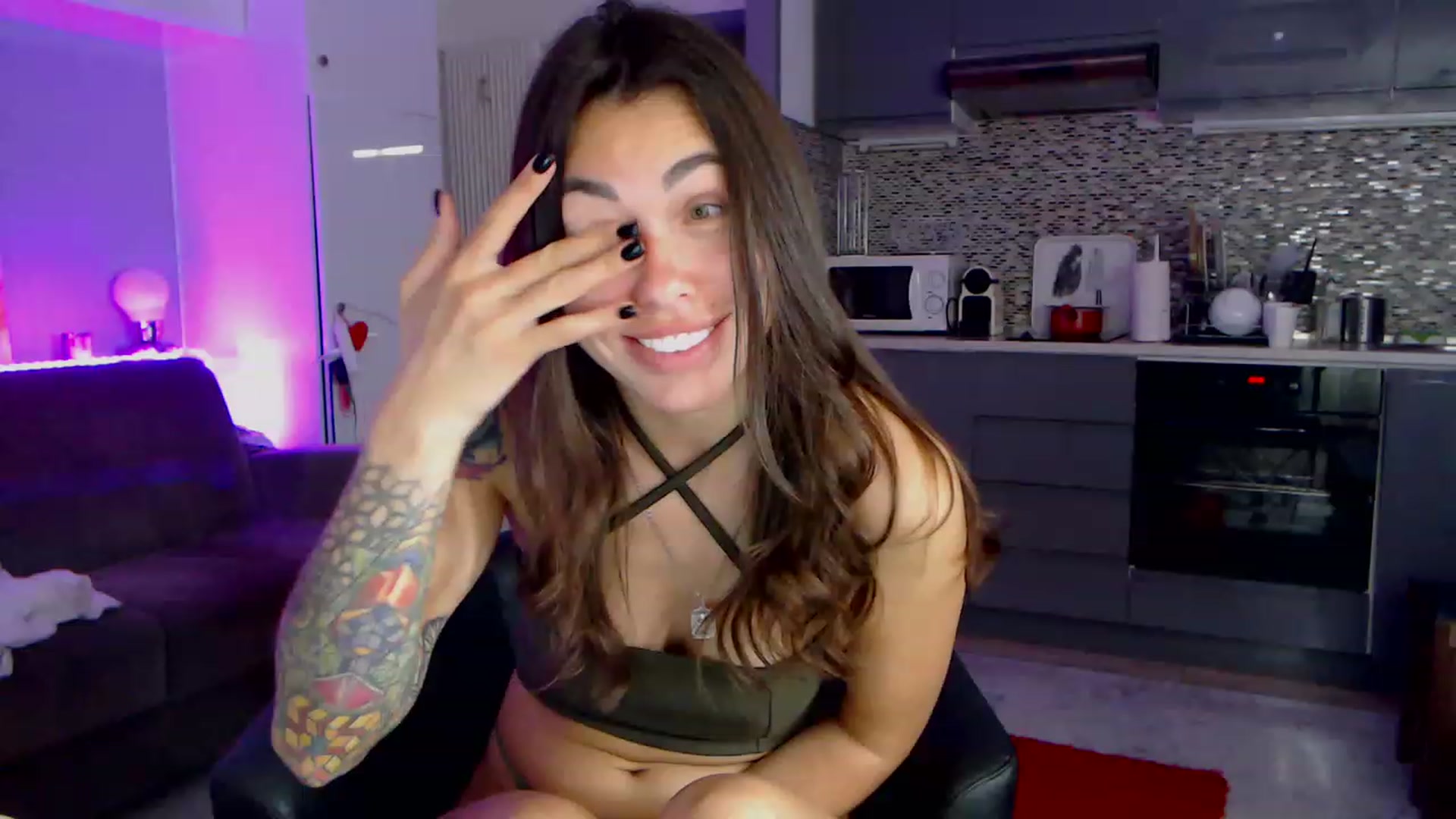 Gallery image thumbnail from VikiEvans's myfreecams stream on, 03/28/2023, 23:00 image 18 of 20