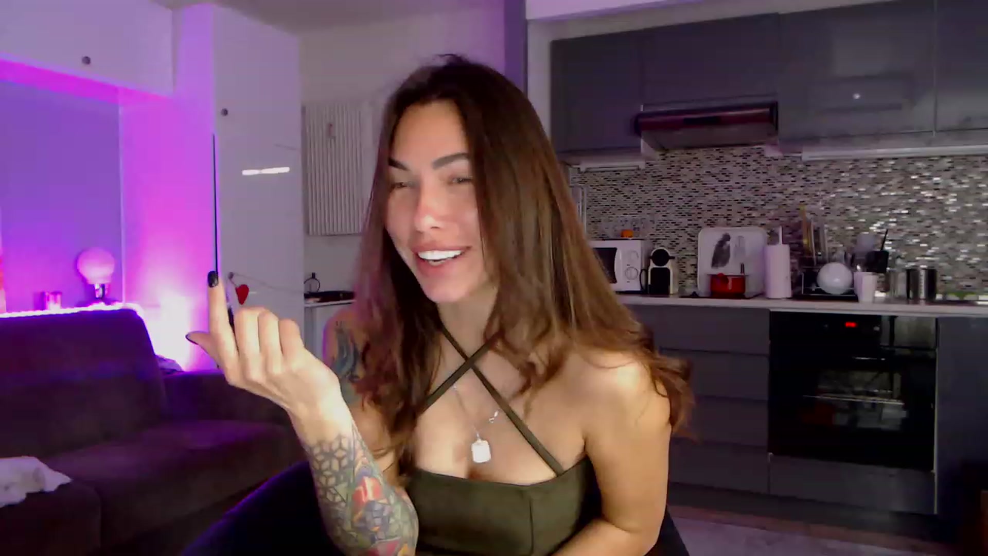 Gallery image thumbnail from VikiEvans's myfreecams stream on, 03/28/2023, 23:00 image 7 of 20
