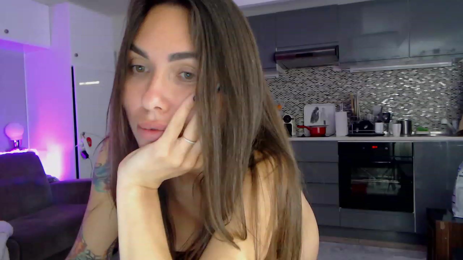 Gallery image thumbnail from VikiEvans's myfreecams stream on, 04/01/2023, 23:44 image 3 of 20
