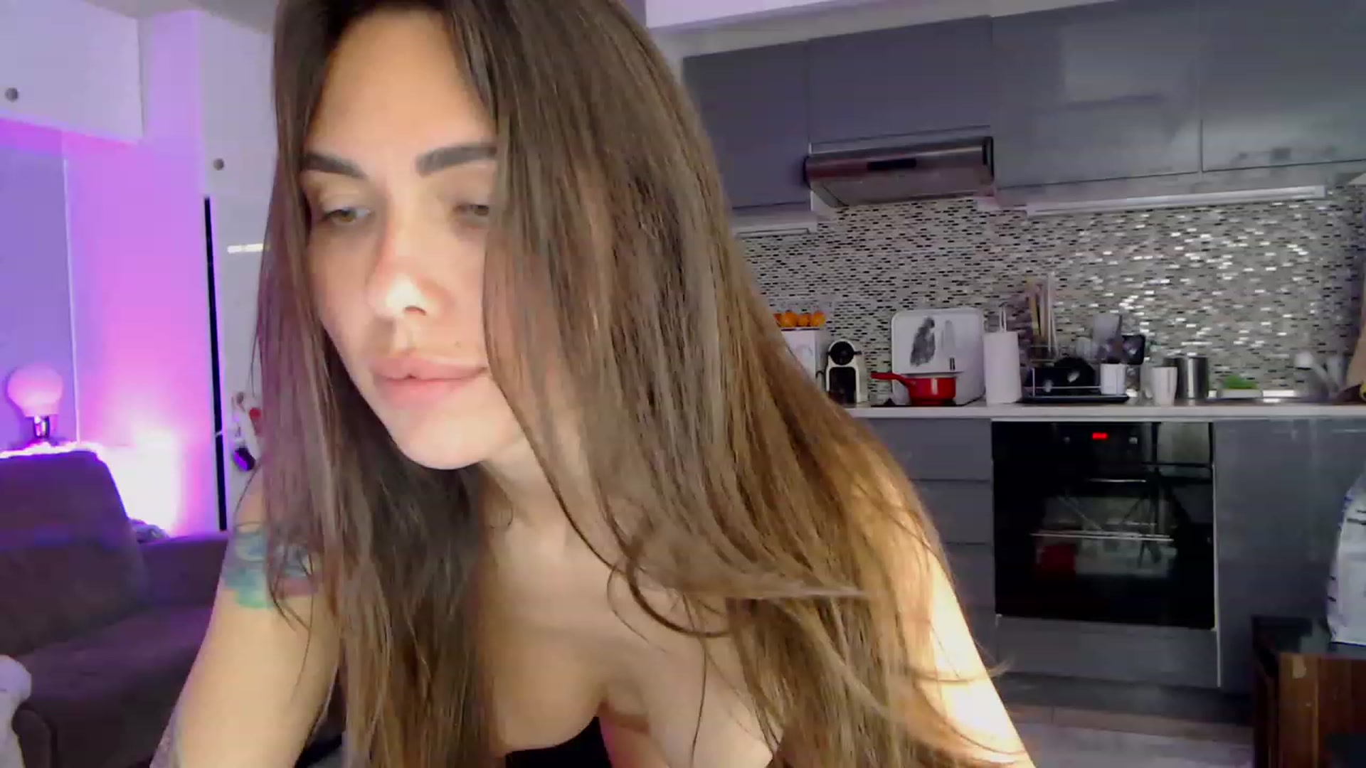 Gallery image thumbnail from VikiEvans's myfreecams stream on, 04/01/2023, 23:44 image 19 of 20