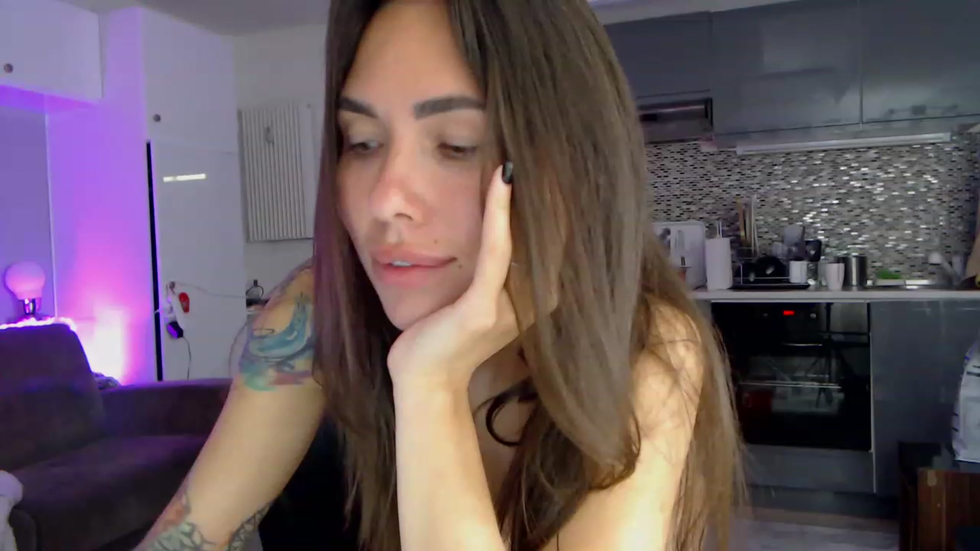 Gallery image thumbnail from VikiEvans's myfreecams stream on, 04/01/2023, 23:44 image 20 of 20