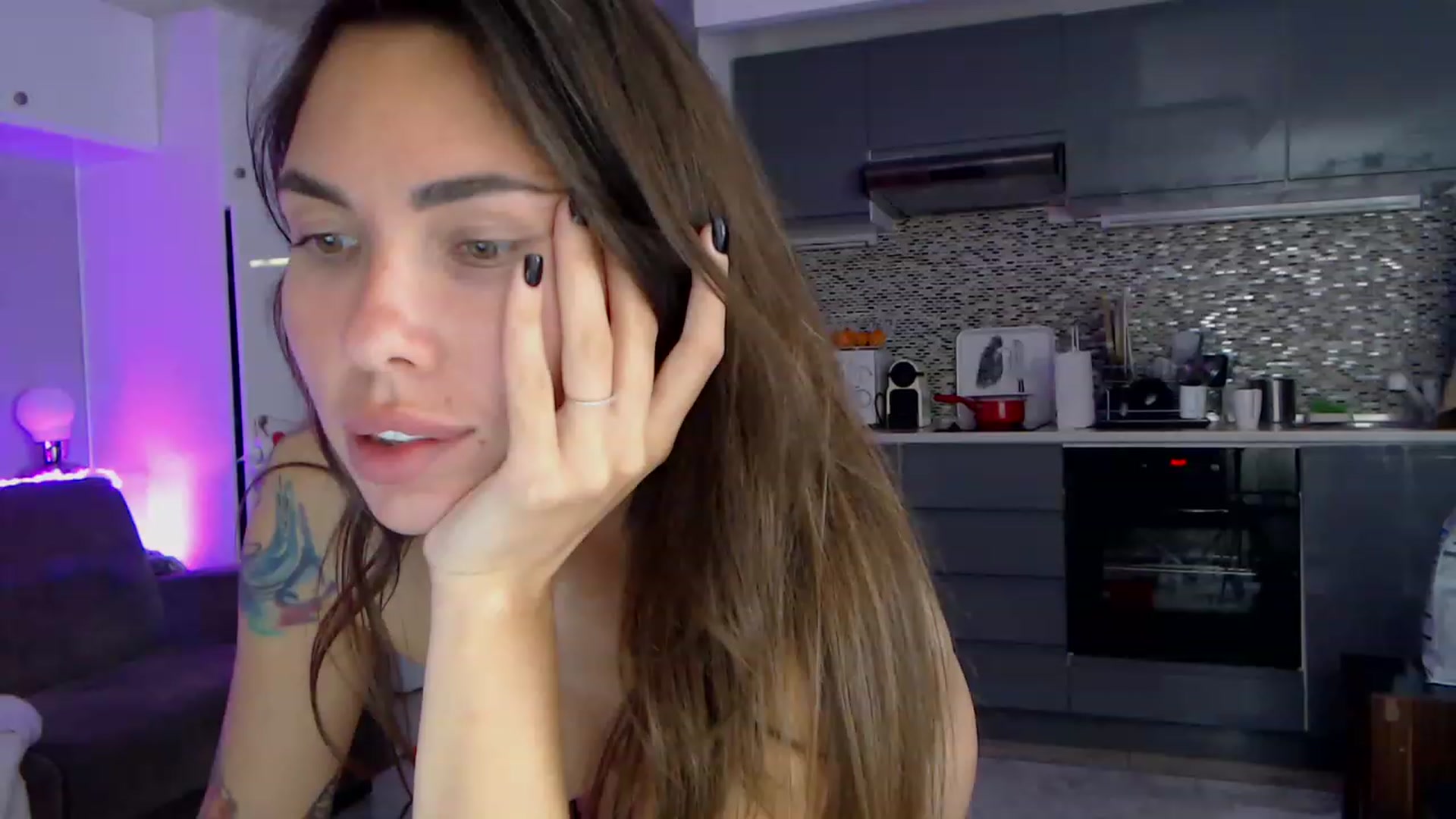 Gallery image thumbnail from VikiEvans's myfreecams stream on, 04/01/2023, 23:44 image 10 of 20