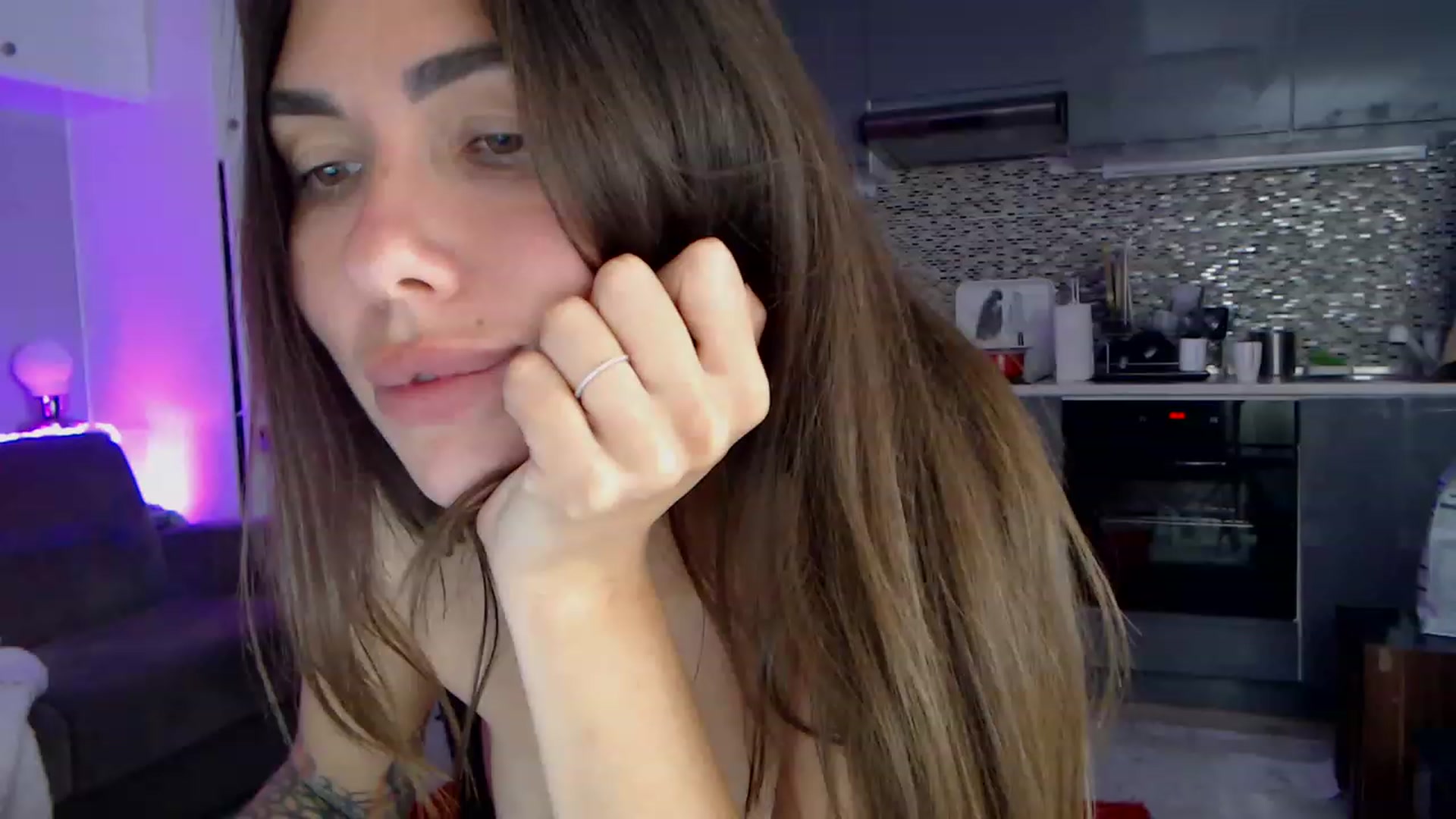 Gallery image thumbnail from VikiEvans's myfreecams stream on, 04/01/2023, 23:44 image 16 of 20