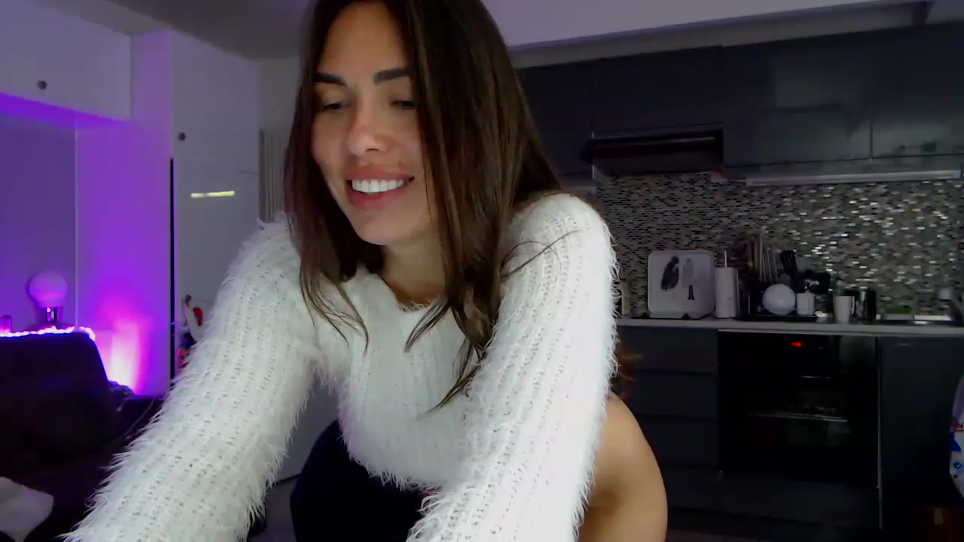 Gallery image thumbnail from VikiEvans's myfreecams stream on, 04/02/2023, 16:40 image 19 of 20