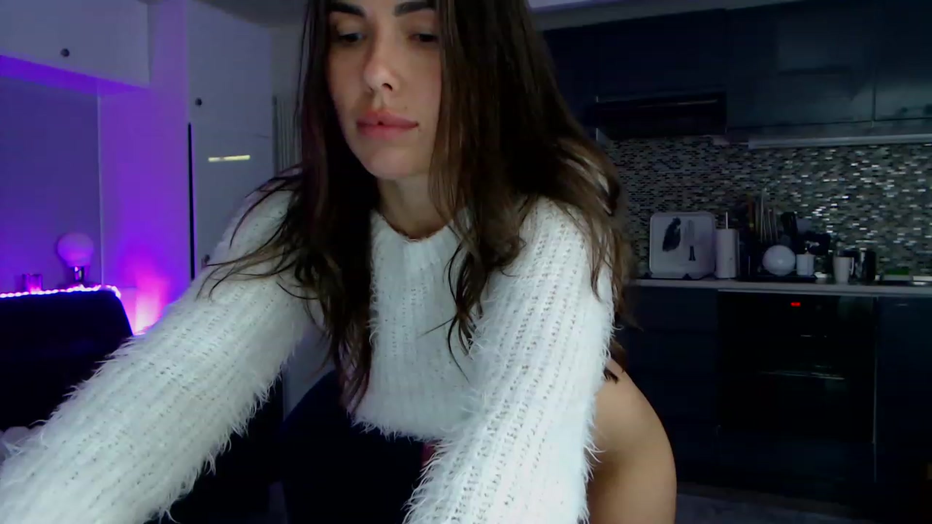Gallery image thumbnail from VikiEvans's myfreecams stream on, 04/02/2023, 18:23 image 5 of 20