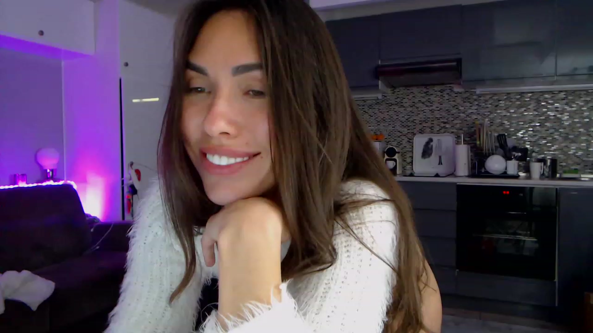 Gallery image thumbnail from VikiEvans's myfreecams stream on, 04/02/2023, 18:23 image 15 of 20